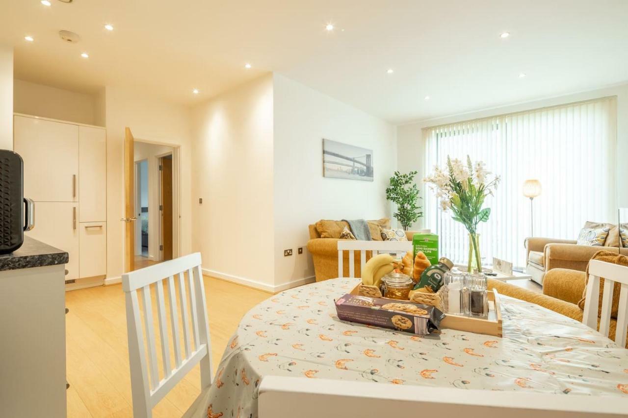 Central Bedford: Two Bedrooms, Breakfast Basket Dış mekan fotoğraf